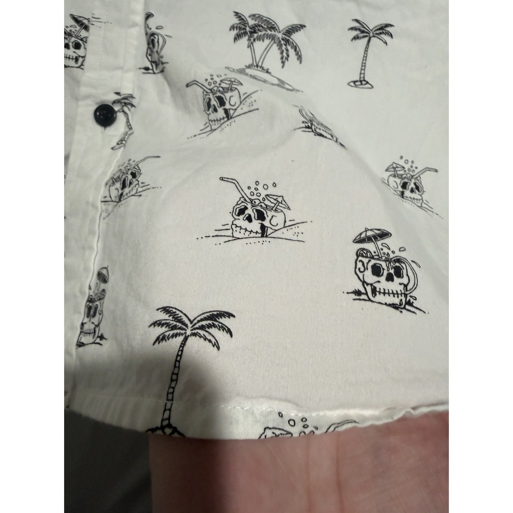 Eighty Eight brand white ss button up dress shirt, skull beach aop, men's small - Picture 2 of 6